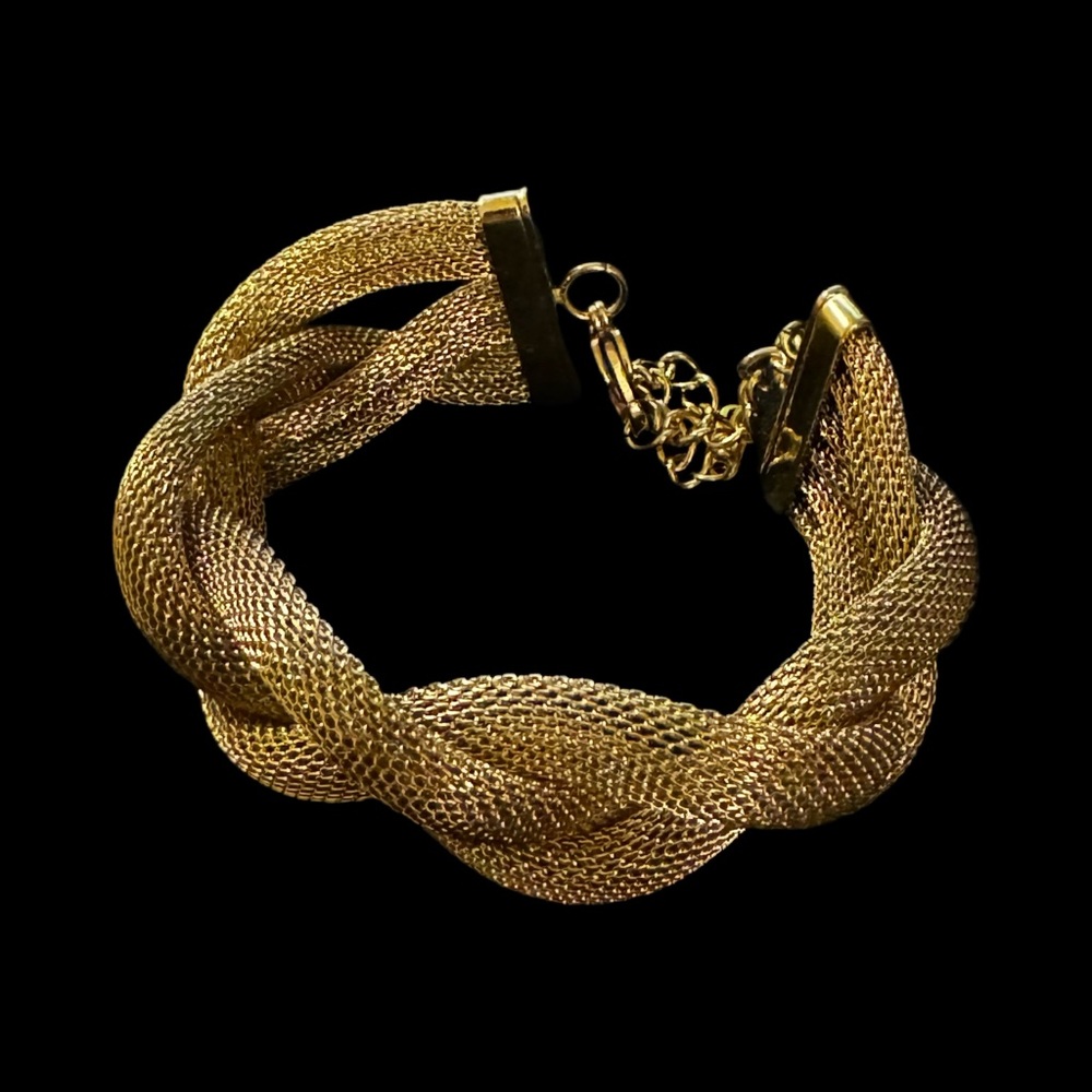 ✨Beautiful Gold Plated Mesh Interlocking Bracelet